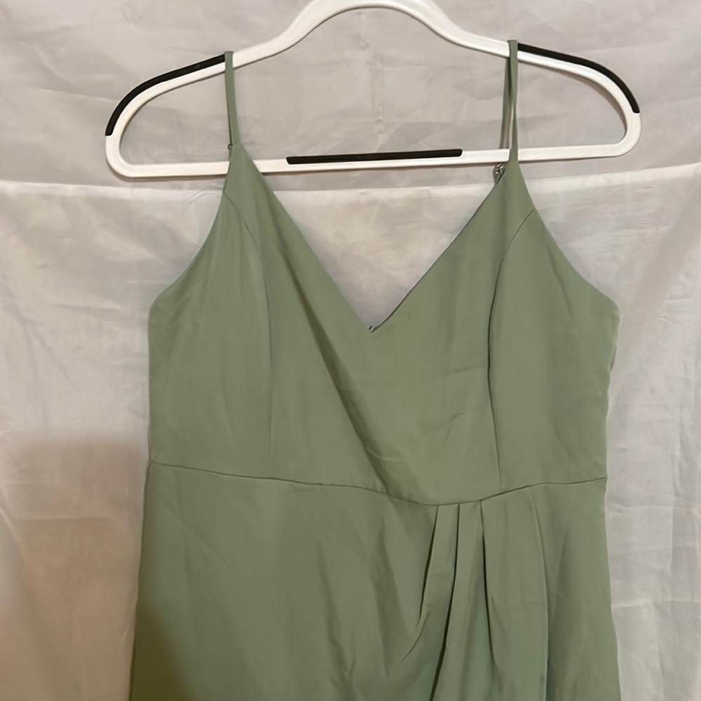 CMZ2005 Beautiful Light Green Dress, Size 16-18 NWT MAKE AN OFFER!!!